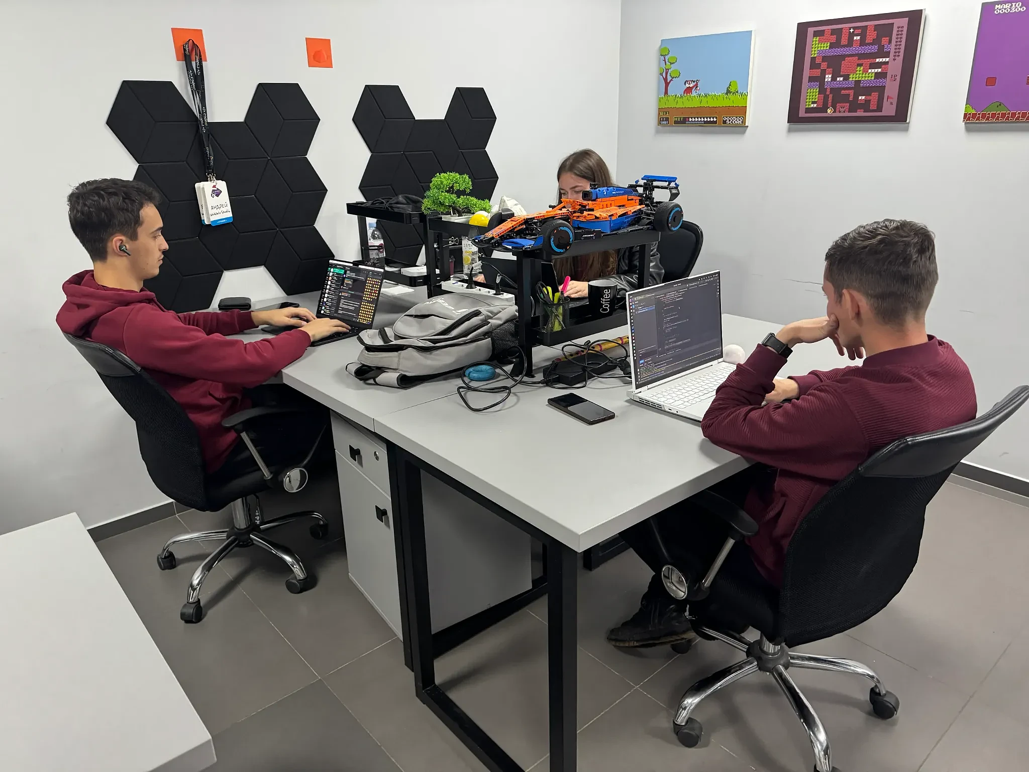 Das Webdelo-Team bei der Arbeit im Entwicklungsbüro.