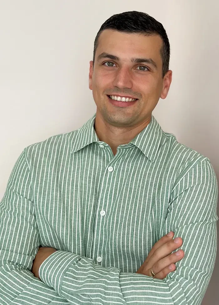 andrew-jumatii-green